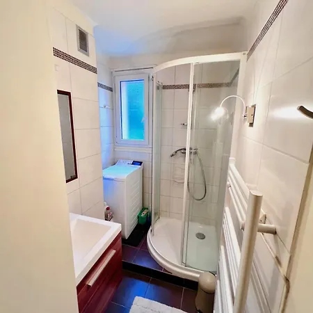 Spacious Family Nest With Balcony In * Chamonix
