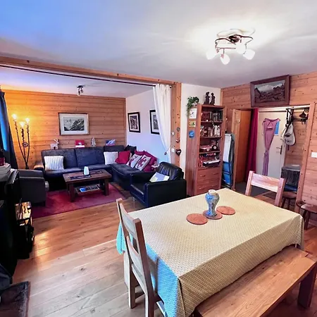 Apartament Spacious Family Nest With Balcony In *