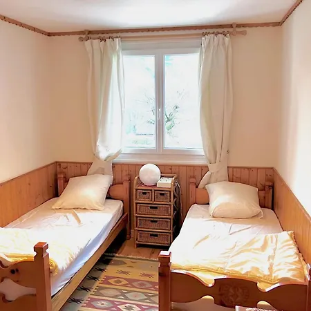Spacious Family Nest With Balcony In Apartament