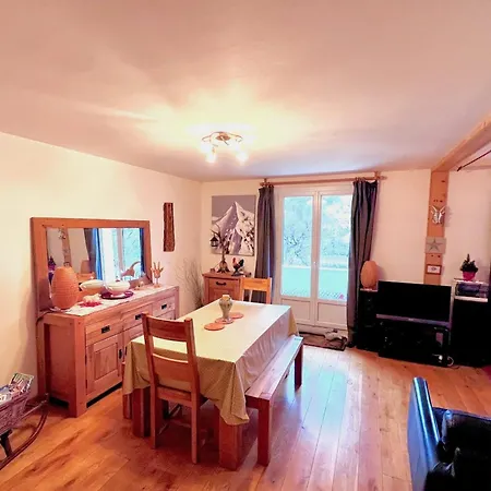Spacious Family Nest With Balcony In *