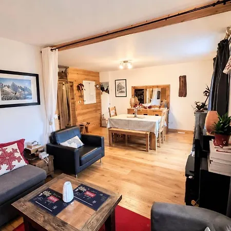 Spacious Family Nest With Balcony In * Chamonix