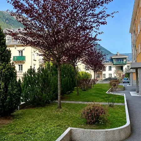 Apartament Spacious Family Nest With Balcony In *